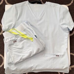 Figs Open Skies Scrub Set